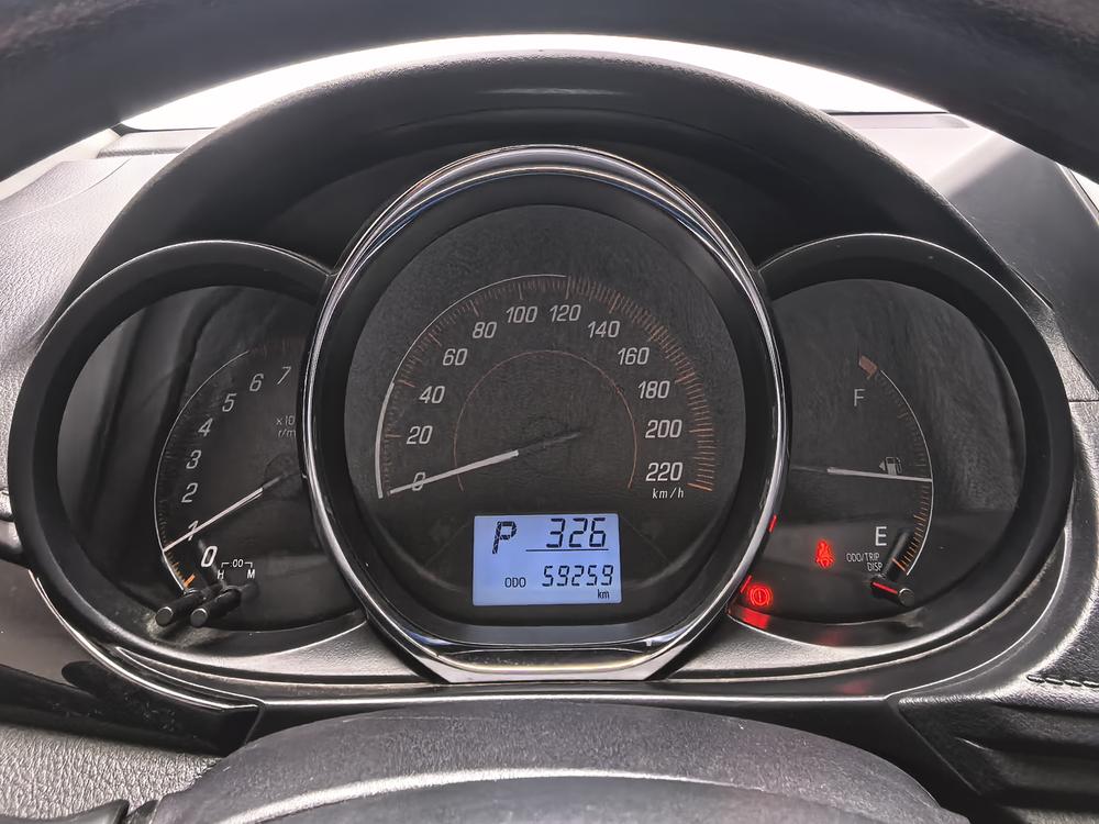 Toyota Yaris L