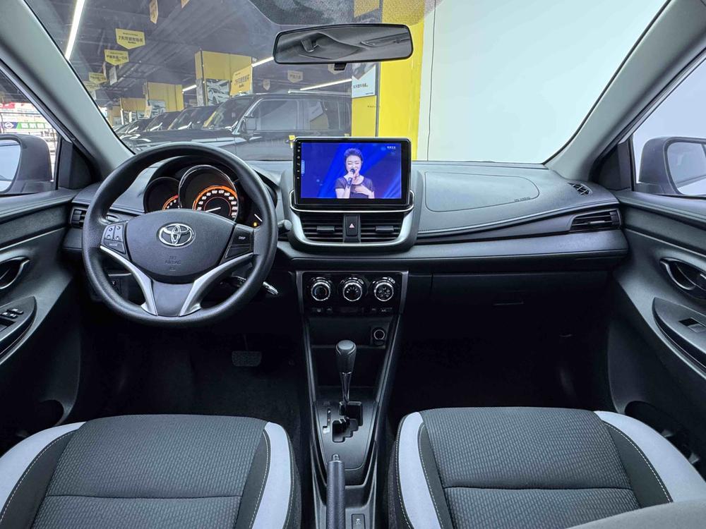 Toyota Yaris L