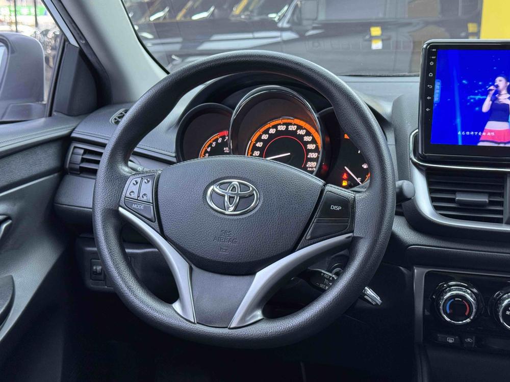 Toyota Yaris L
