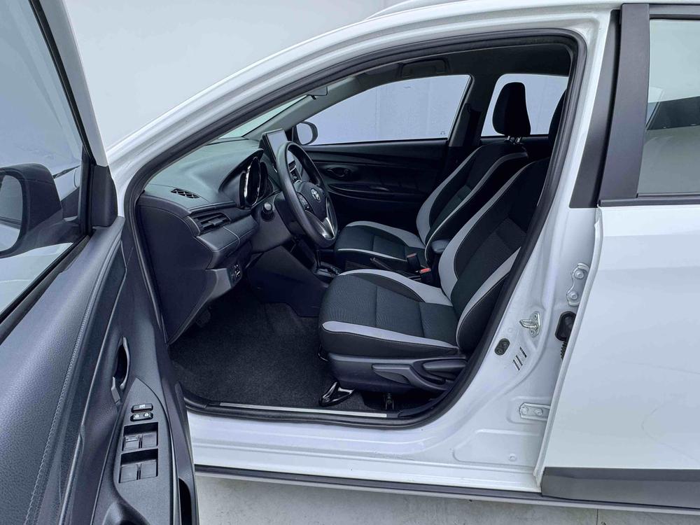 Toyota Yaris L