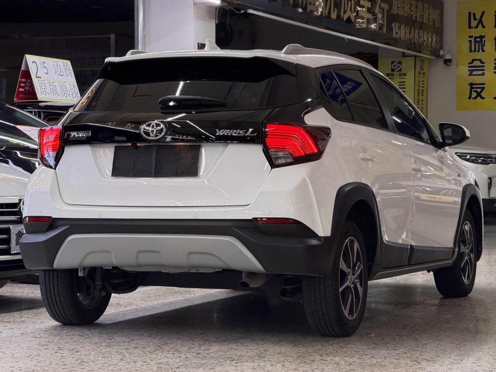 Toyota Yaris L