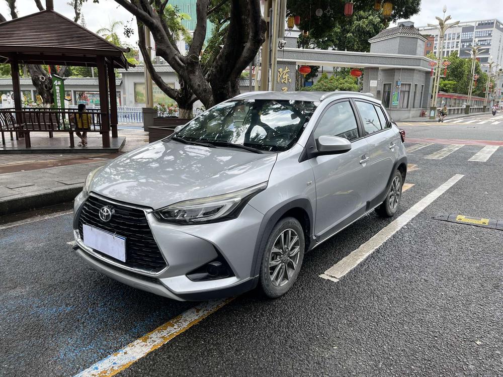 Toyota Yaris L