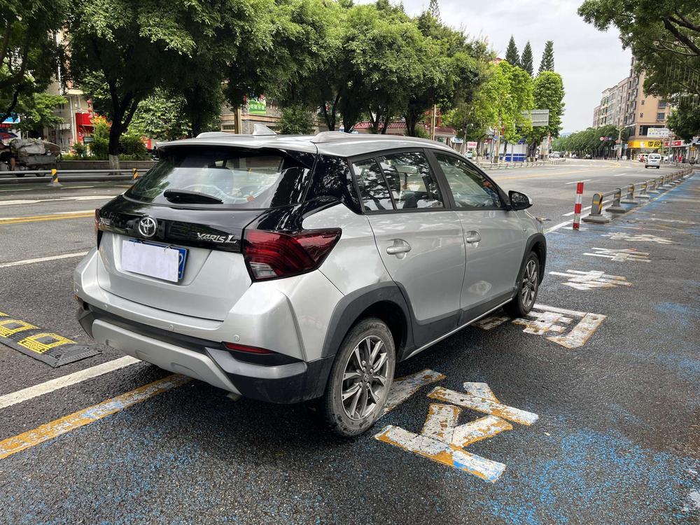 Toyota Yaris L