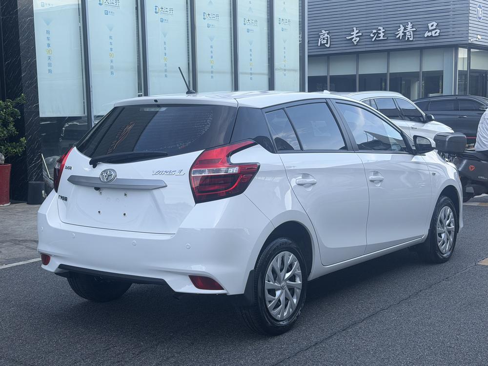 Toyota Yaris L