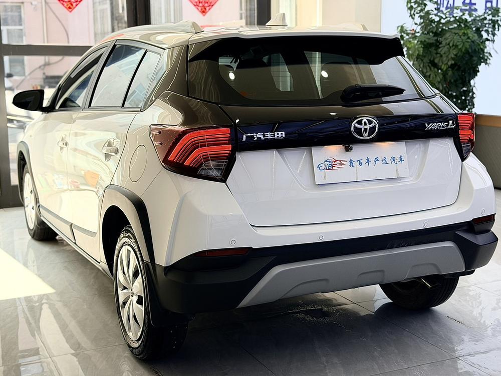 Toyota Yaris L