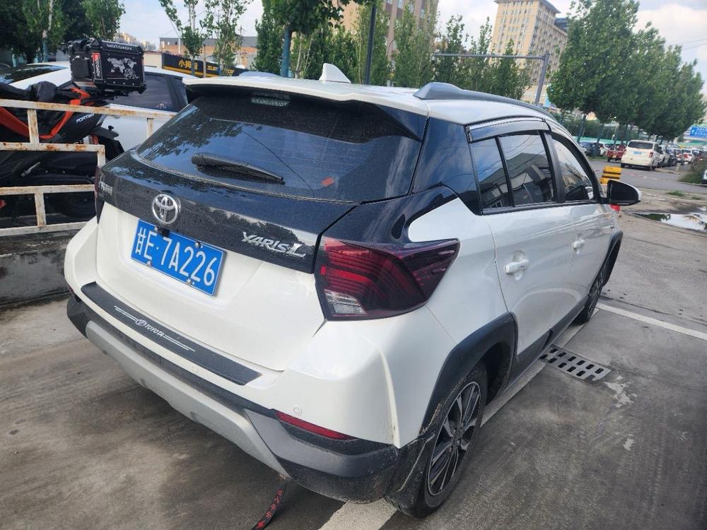 Toyota Yaris L