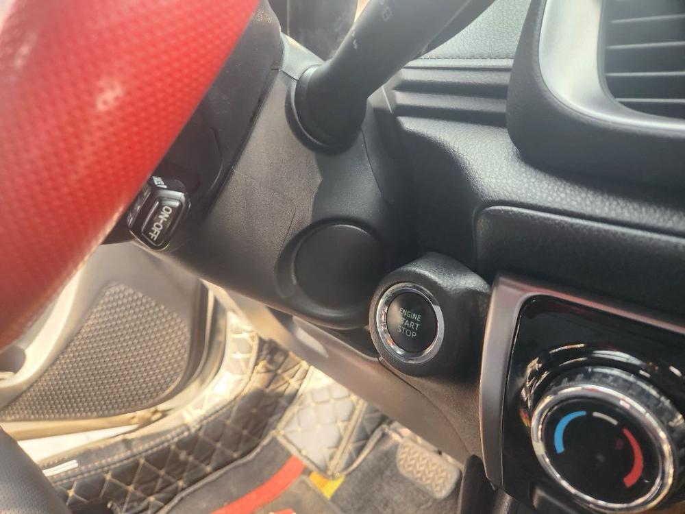 Toyota Yaris L