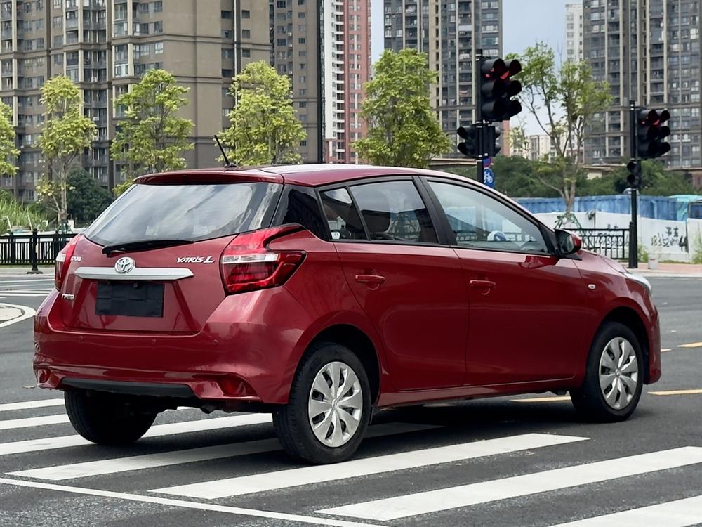 Toyota Yaris L
