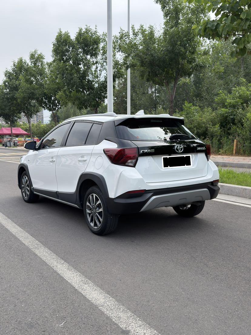 Toyota Yaris L