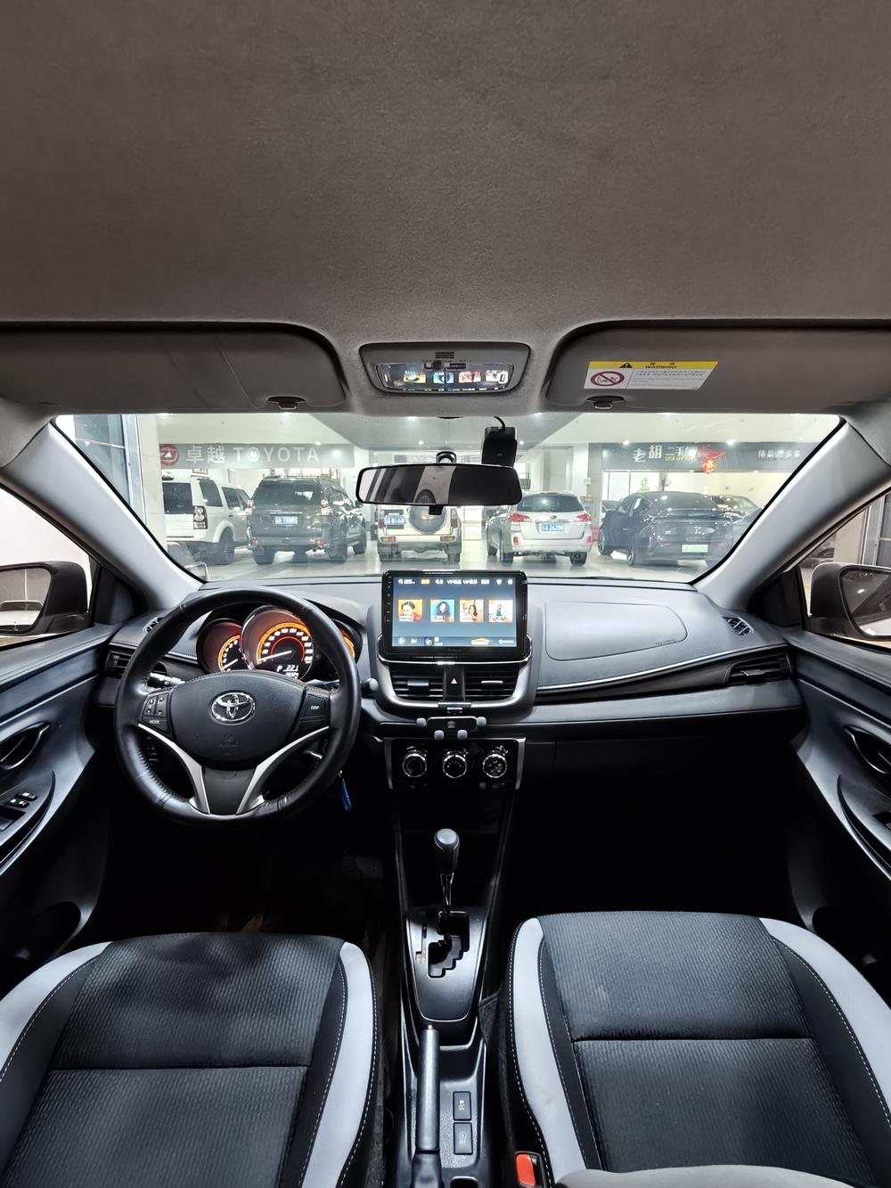Toyota Yaris L