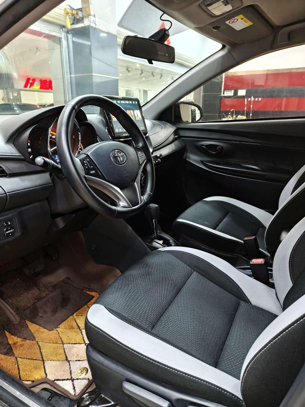 Toyota Yaris L