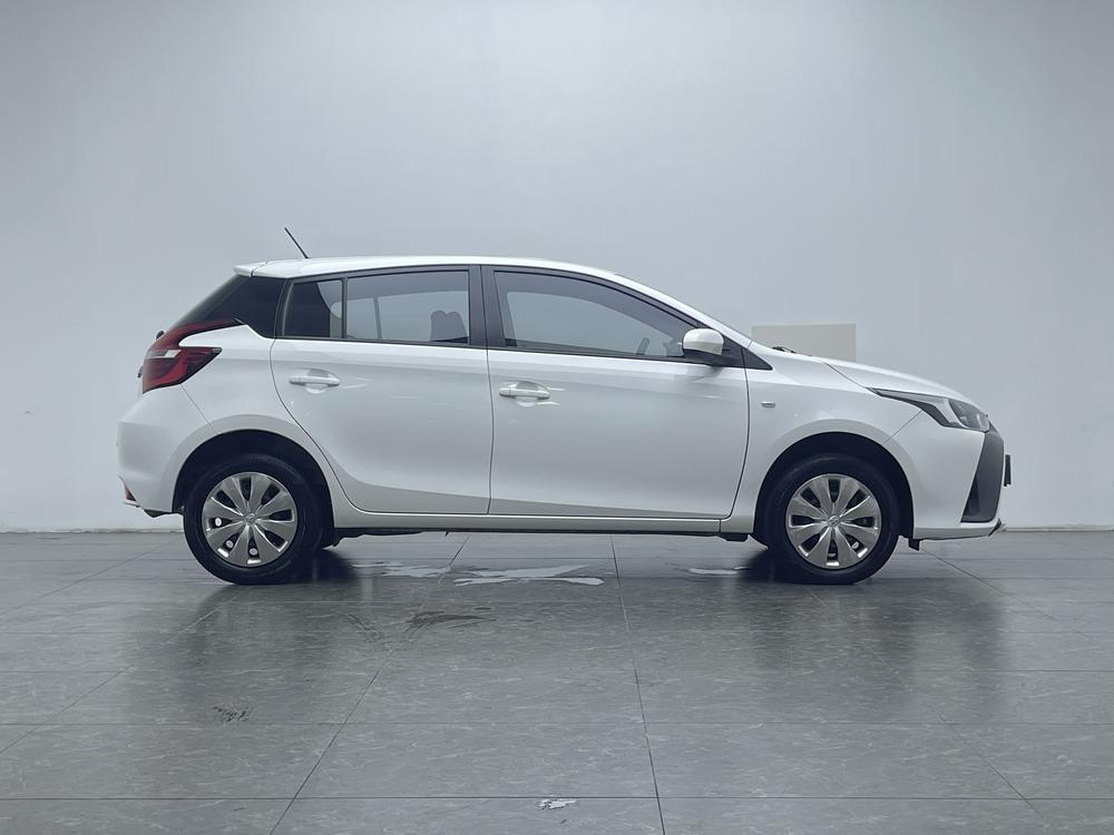 Toyota Yaris L