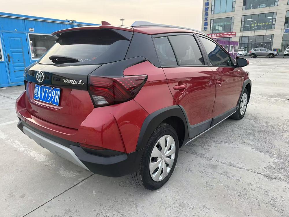 Toyota Yaris L