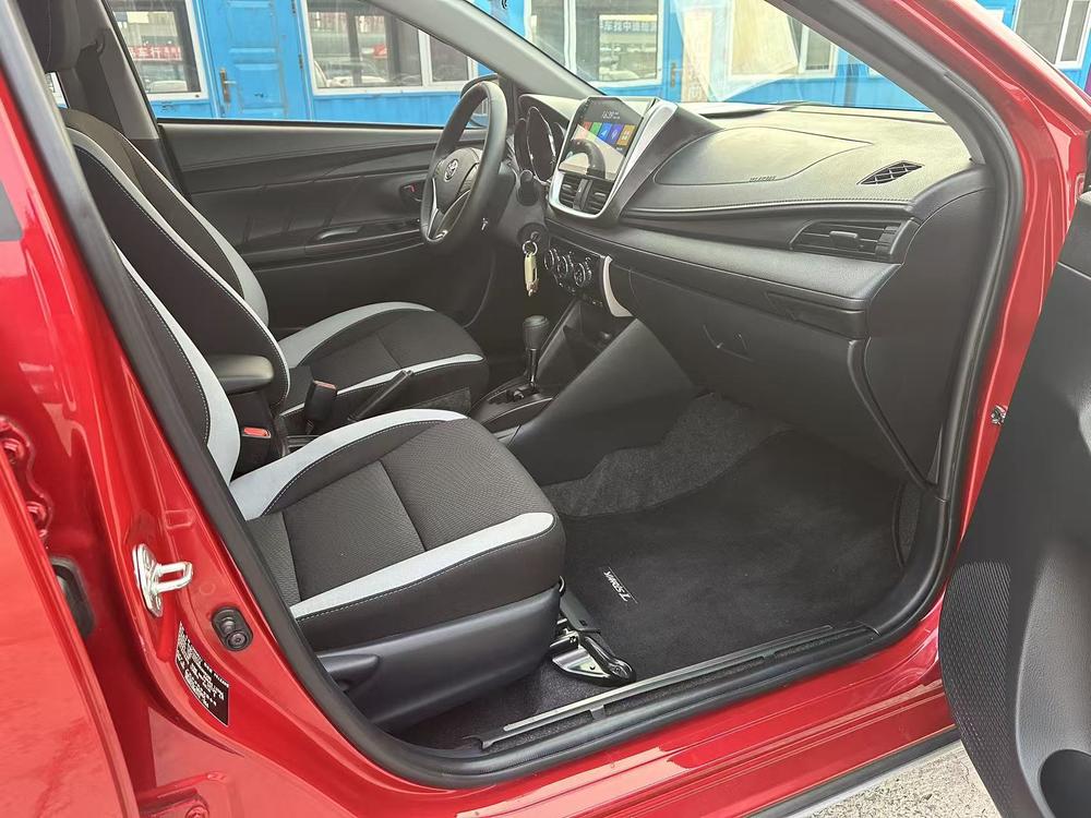 Toyota Yaris L