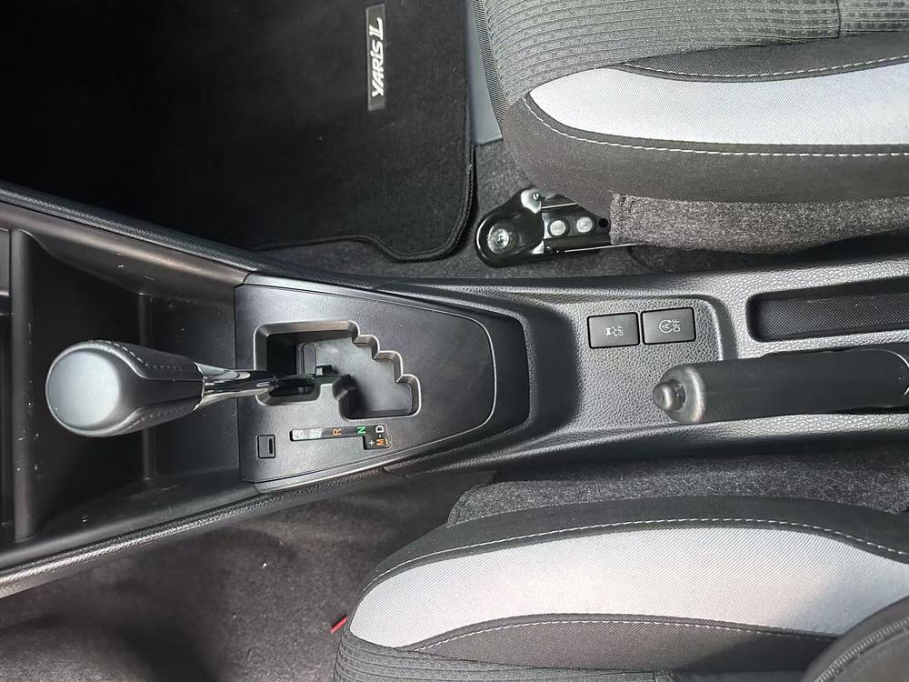 Toyota Yaris L