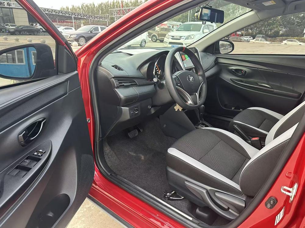 Toyota Yaris L
