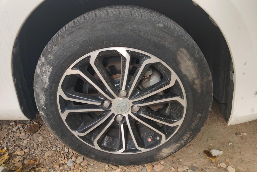 Toyota Yaris L