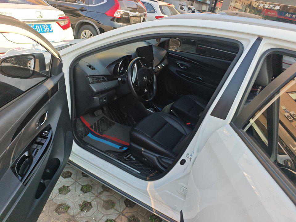 Toyota Yaris L