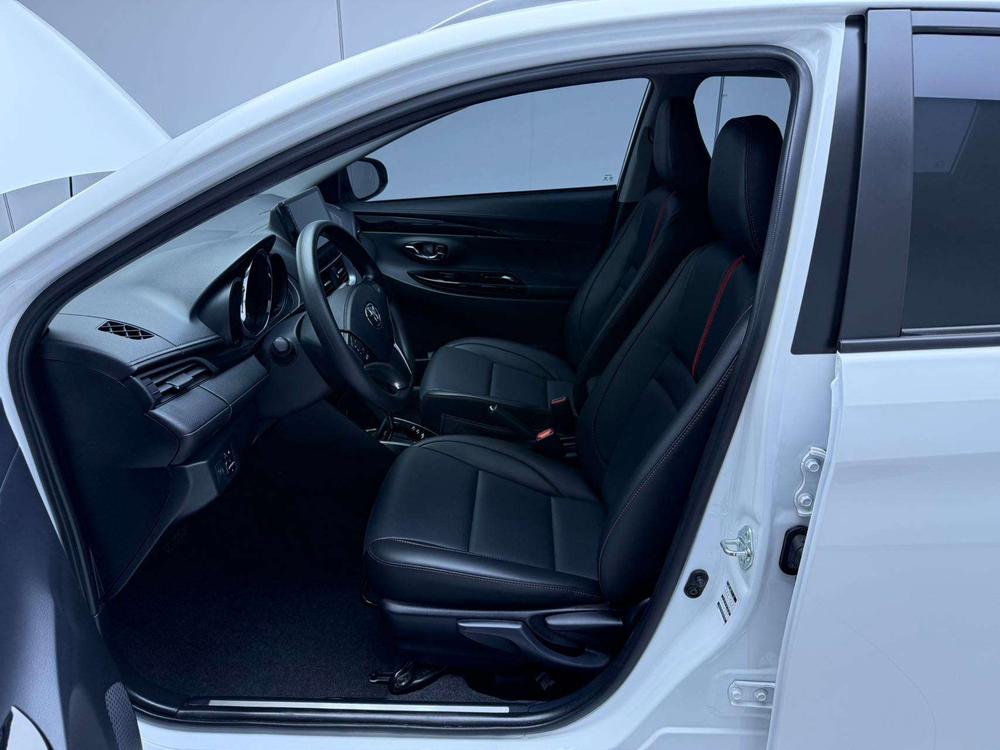 Toyota Yaris L