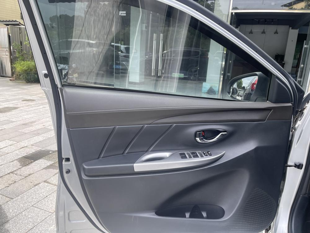 Toyota Yaris L