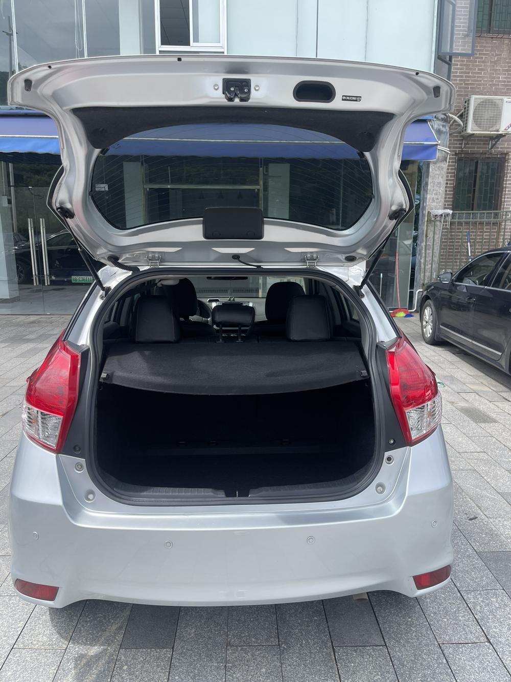 Toyota Yaris L