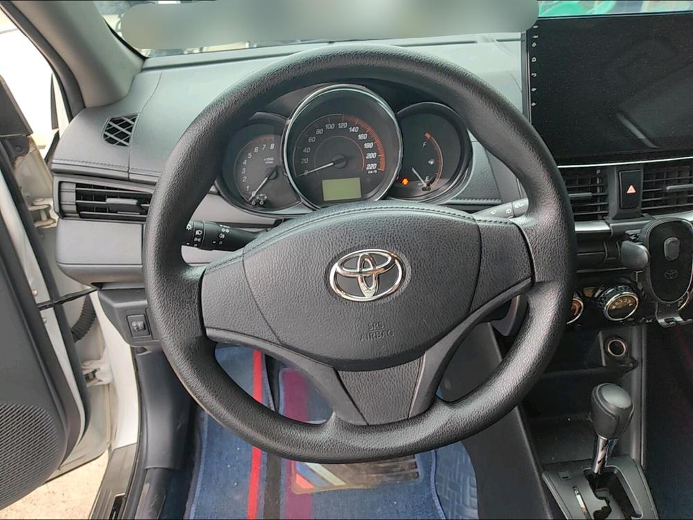 Toyota Yaris L