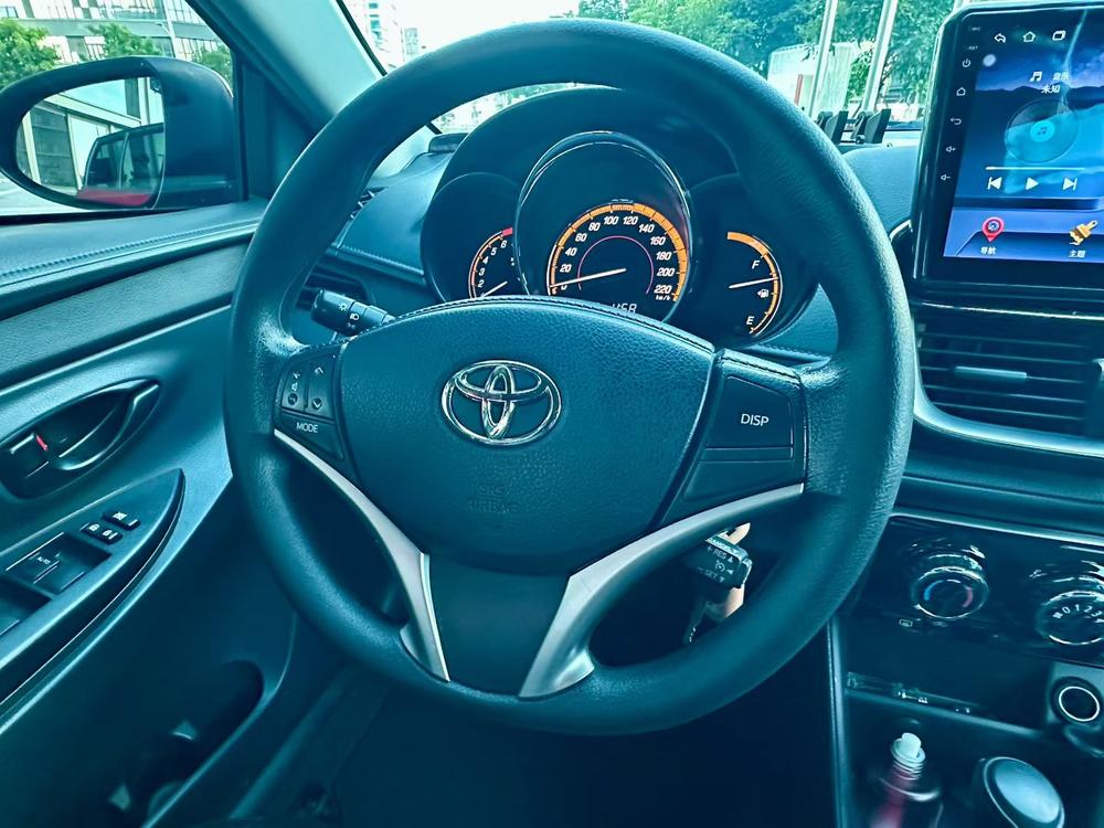 Toyota Yaris L