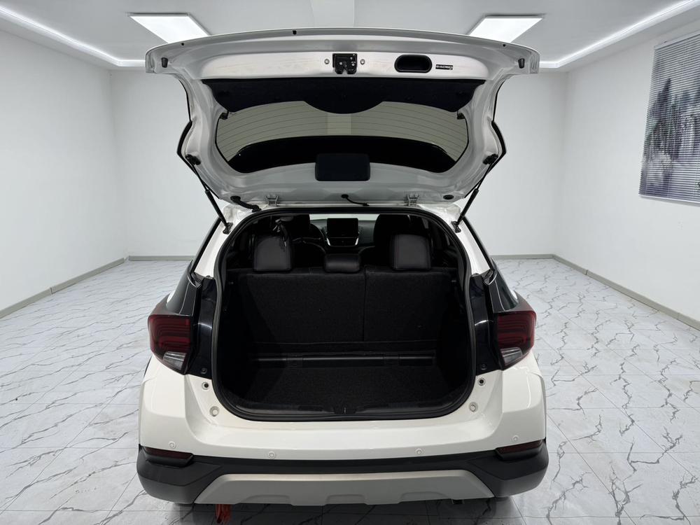 Toyota Yaris L