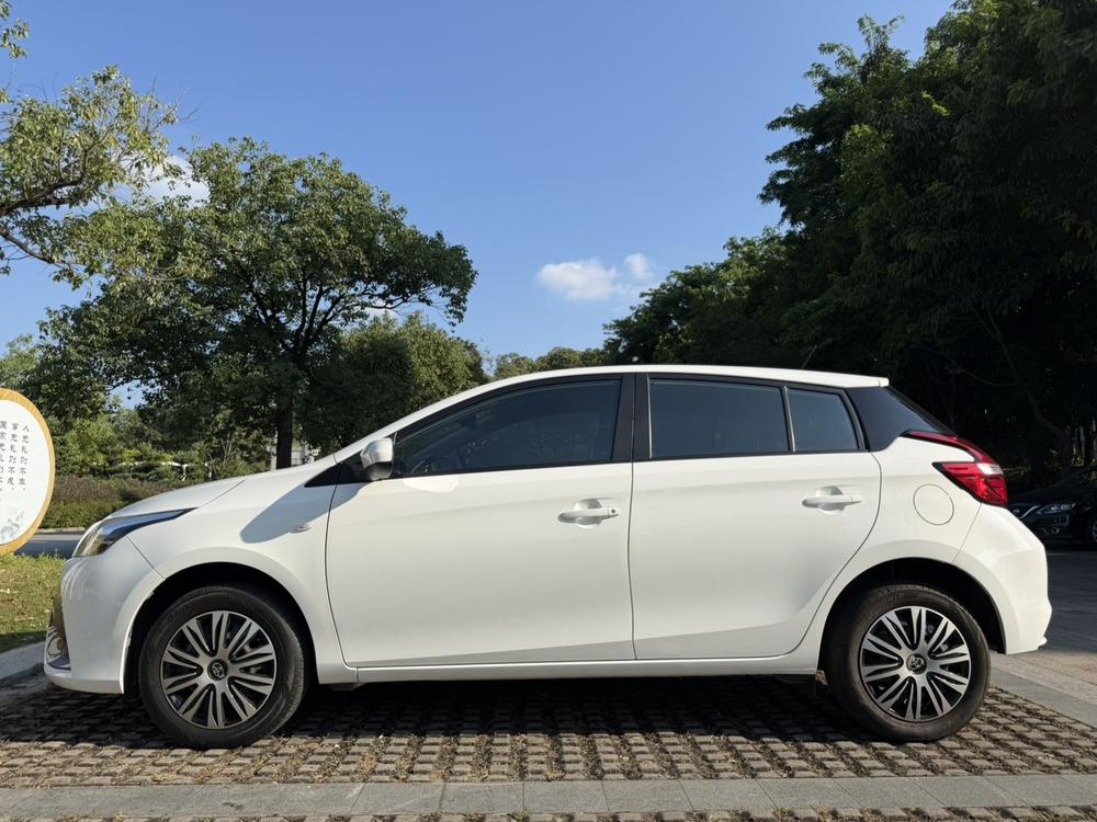 Toyota Yaris L