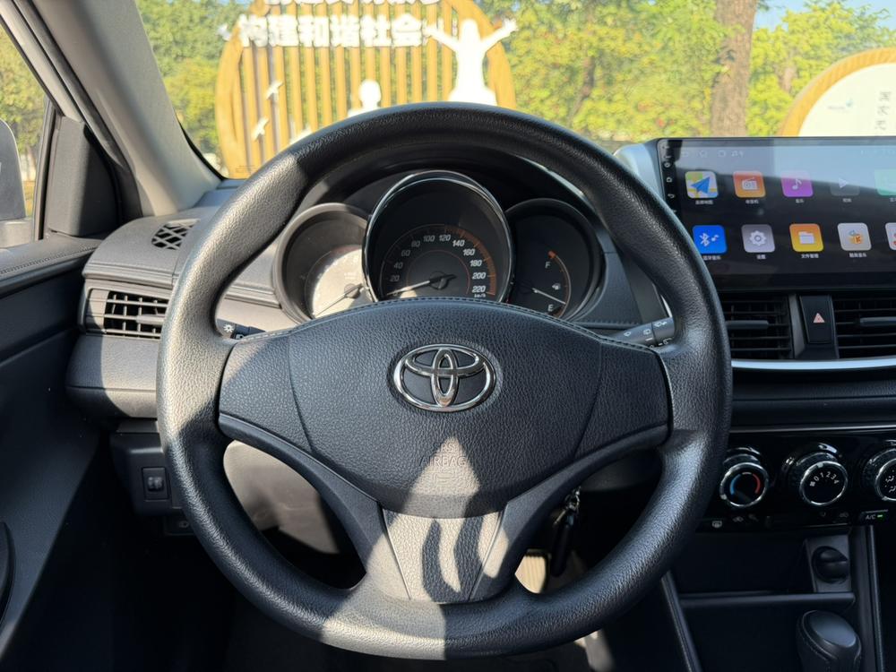 Toyota Yaris L