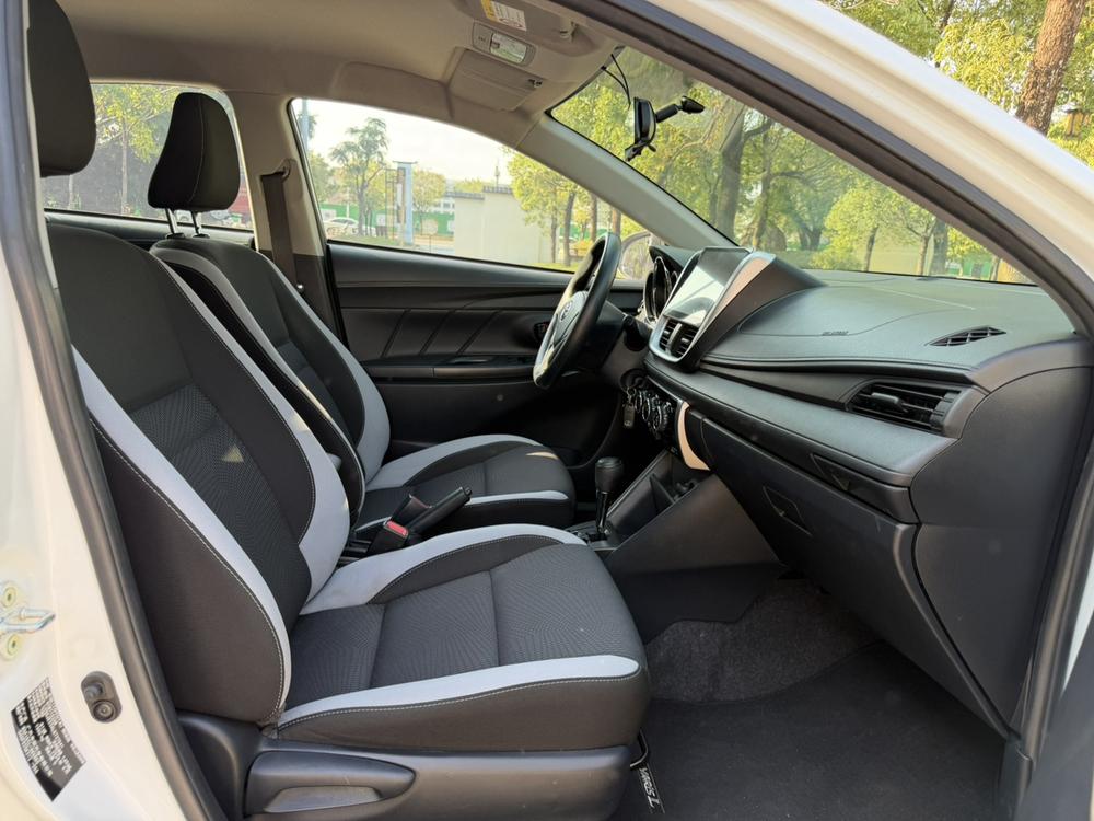 Toyota Yaris L