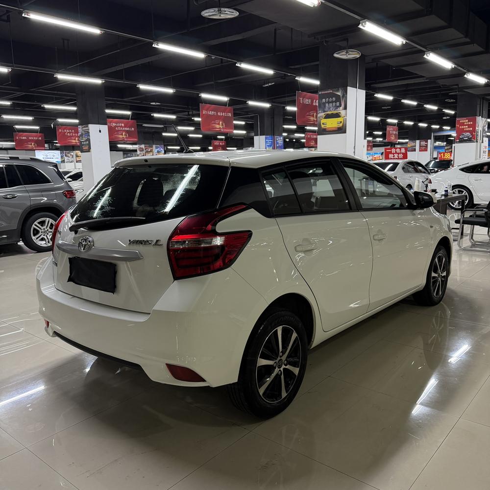 Toyota Yaris L