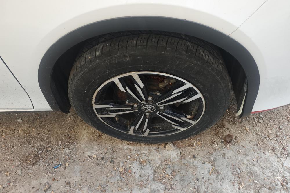 Toyota Yaris L