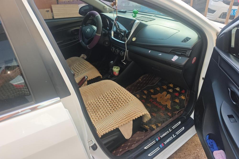 Toyota Yaris L