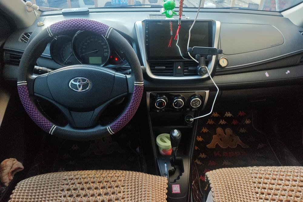 Toyota Yaris L