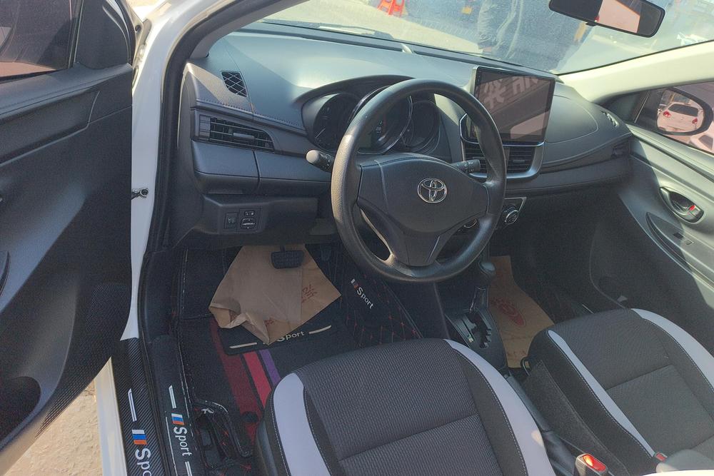 Toyota Yaris L
