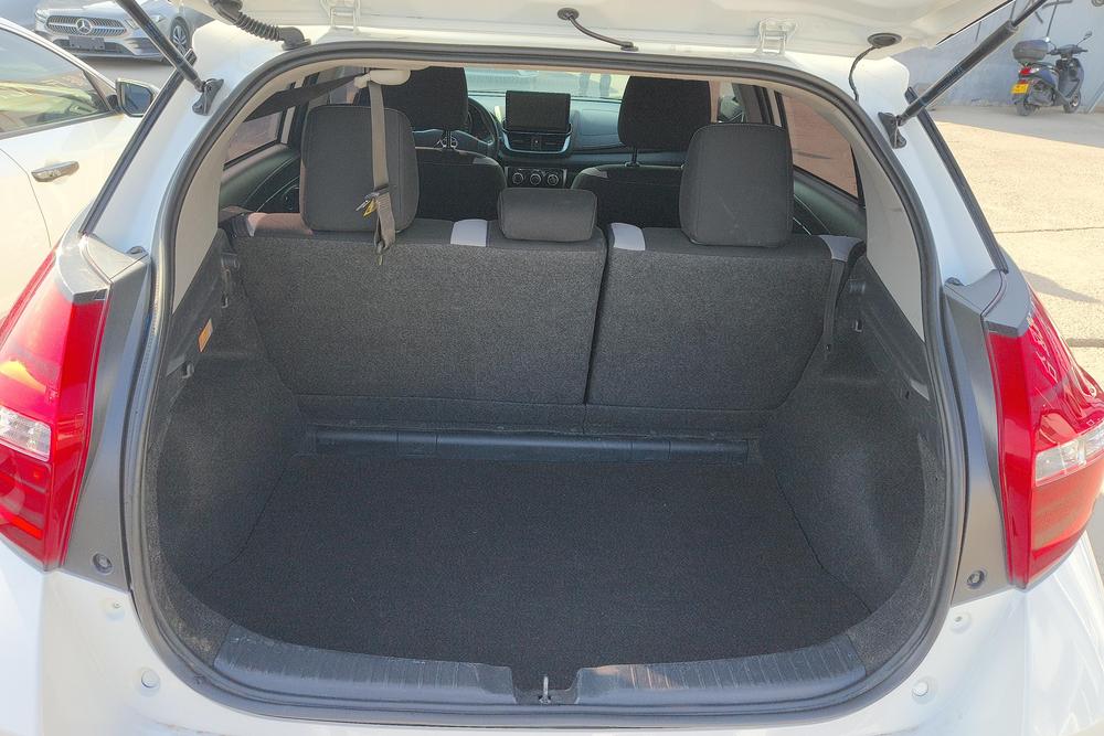 Toyota Yaris L