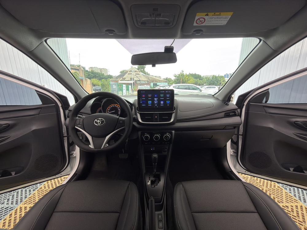 Toyota Yaris L