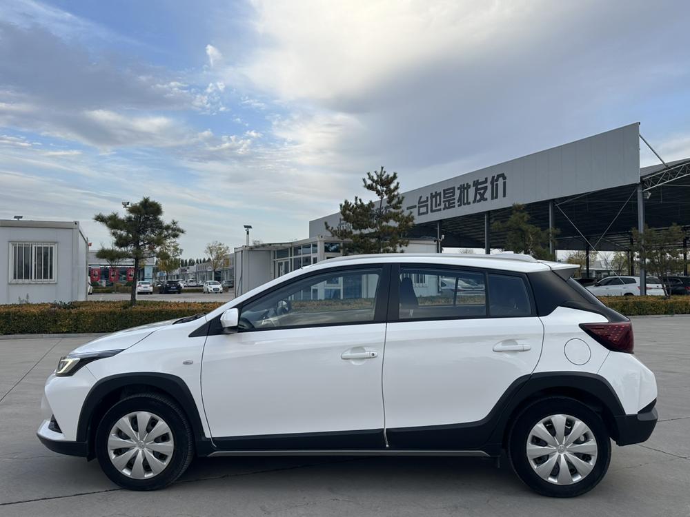 Toyota Yaris L