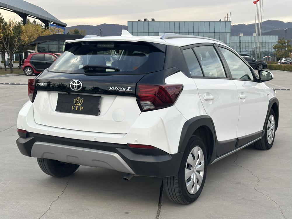 Toyota Yaris L