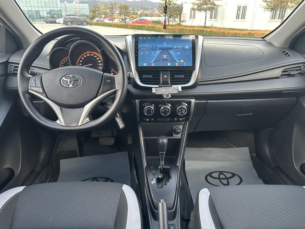 Toyota Yaris L