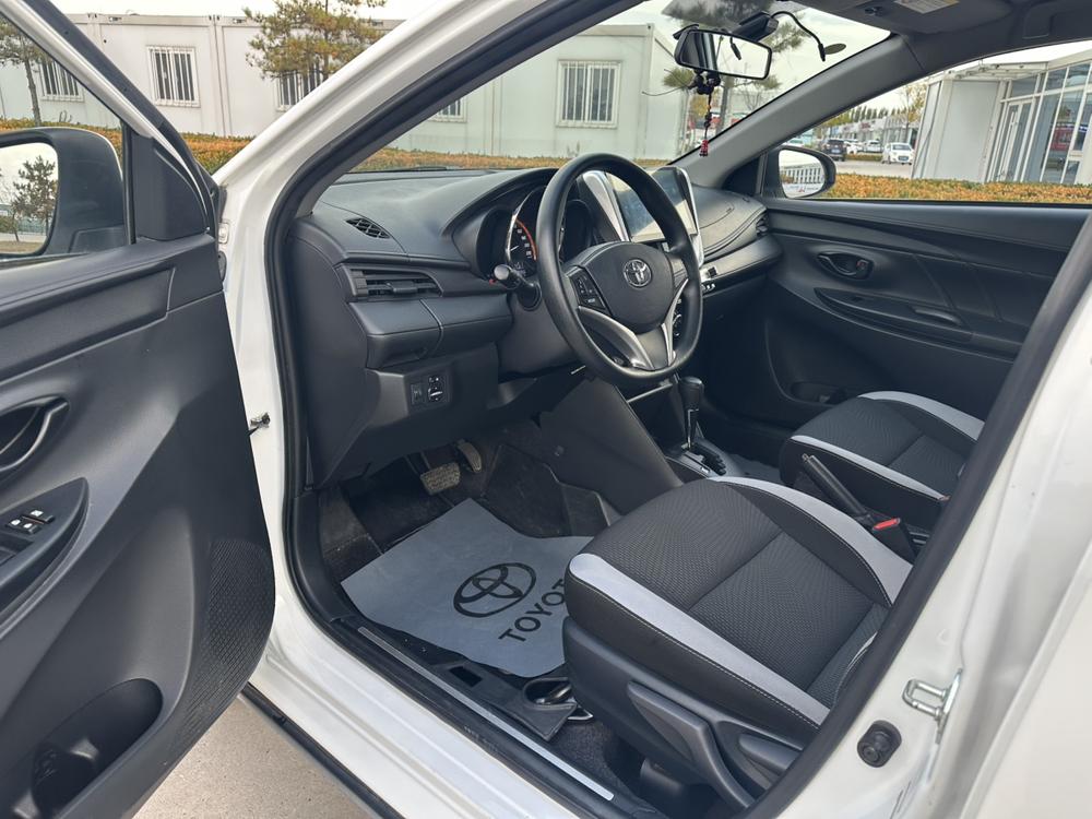 Toyota Yaris L