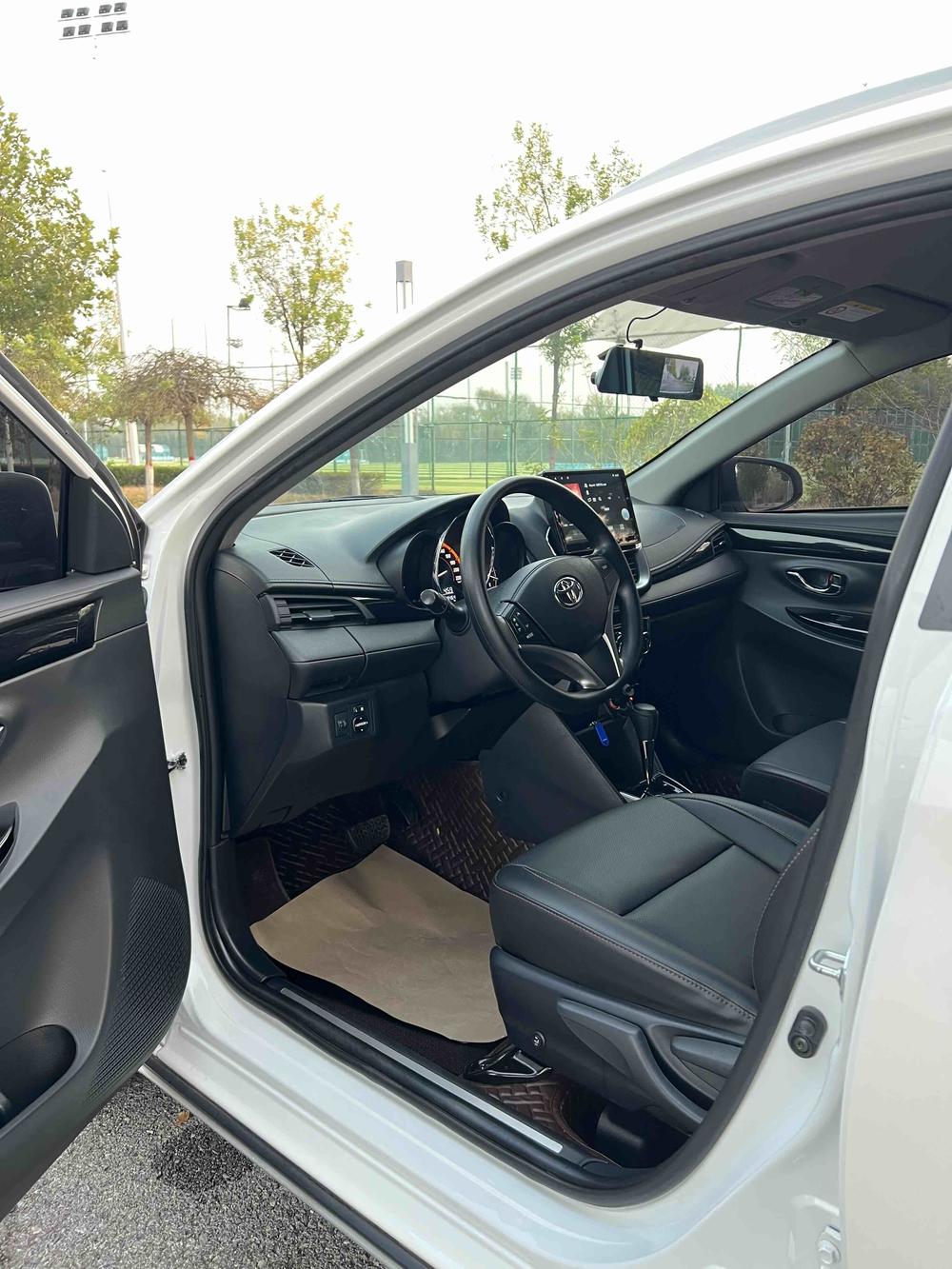 Toyota Yaris L