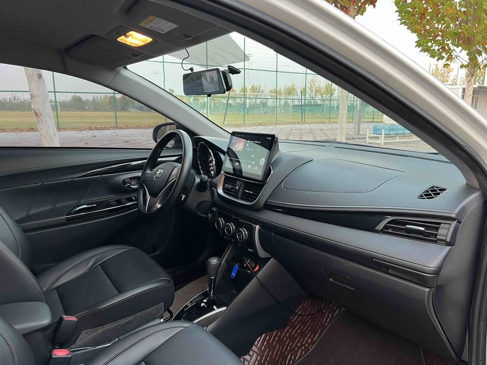 Toyota Yaris L