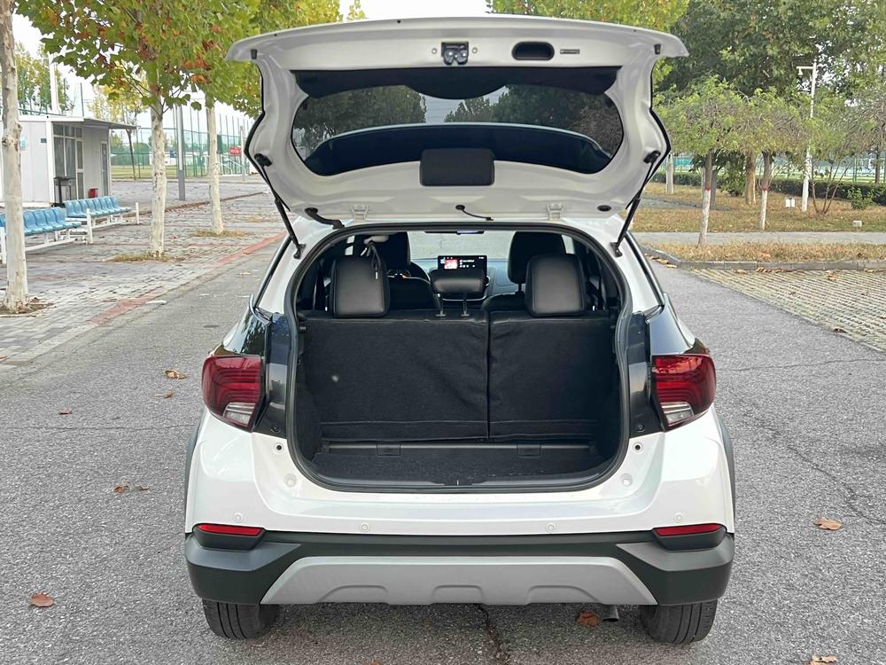 Toyota Yaris L