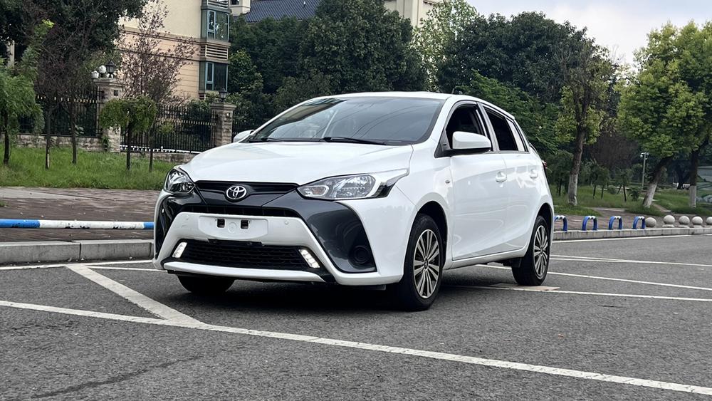Toyota Yaris L