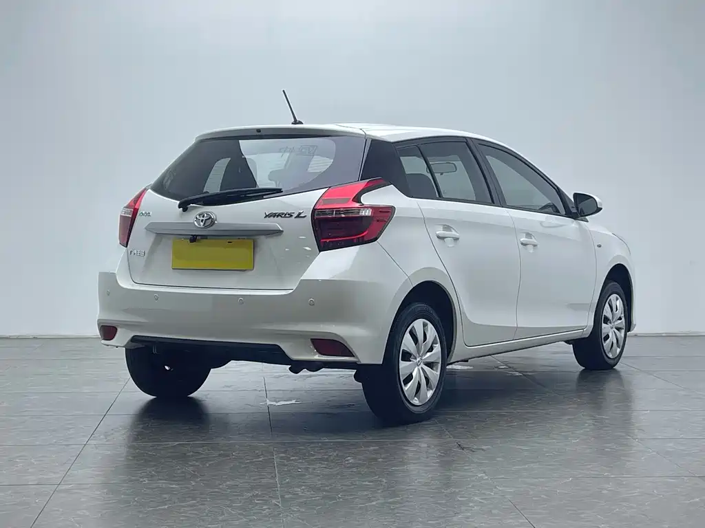 Toyota Yaris L