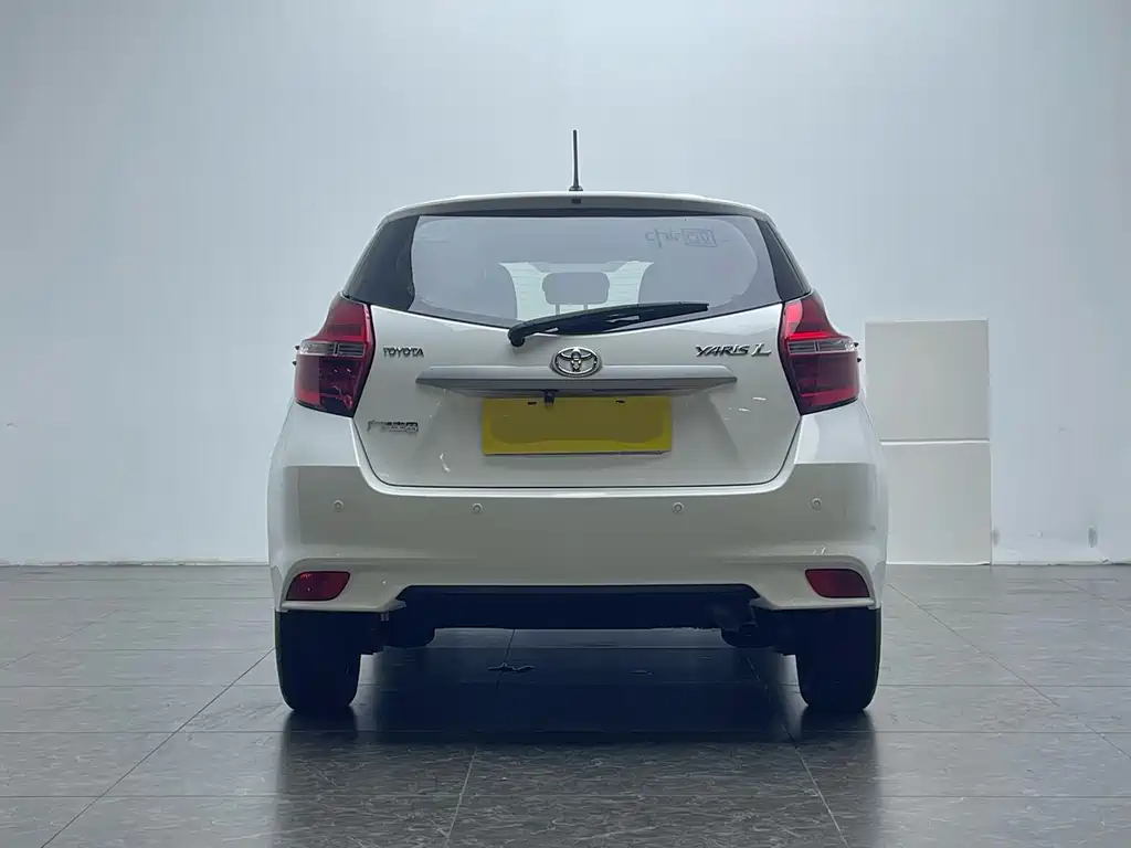 Toyota Yaris L