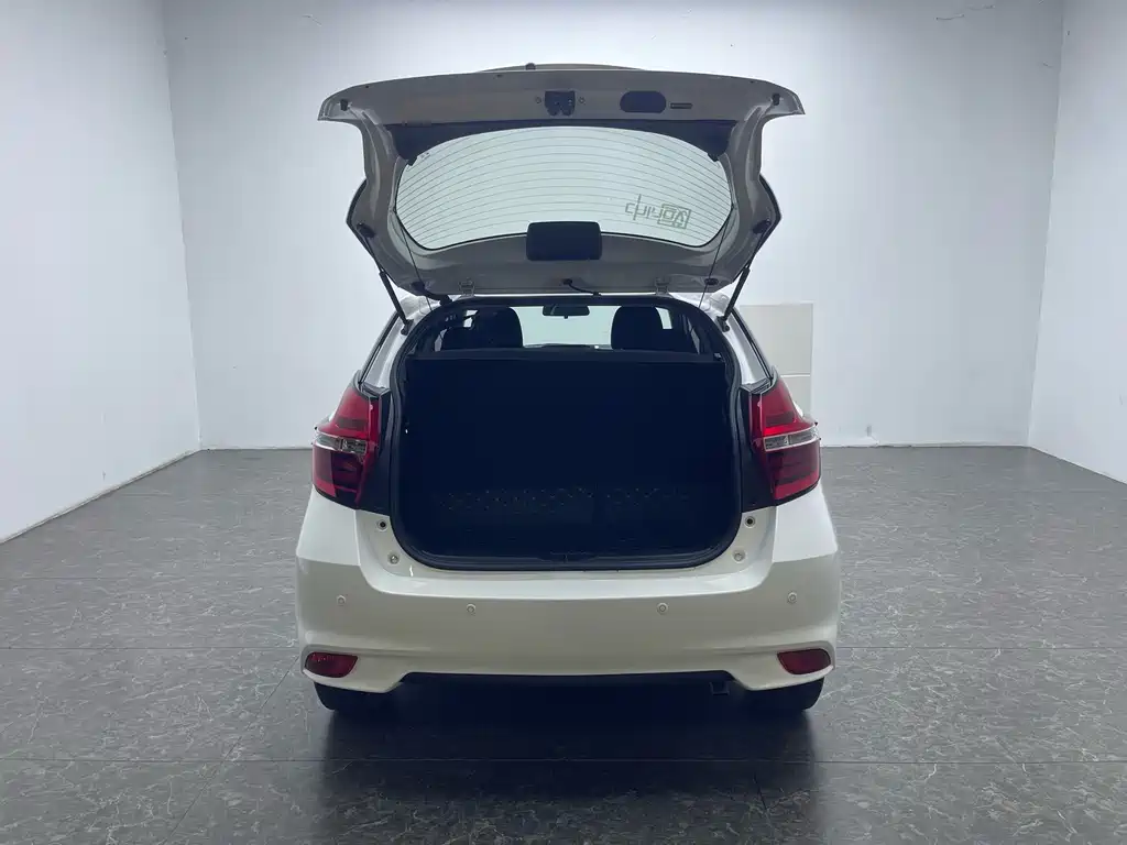Toyota Yaris L