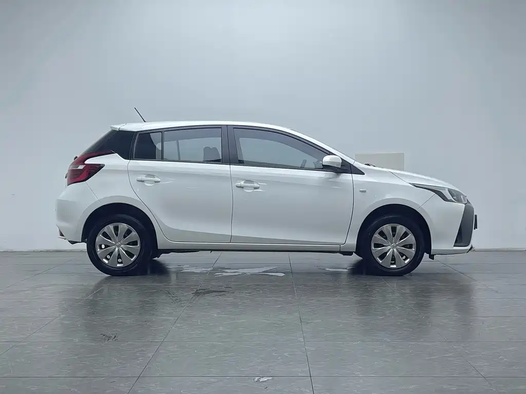 Toyota Yaris L